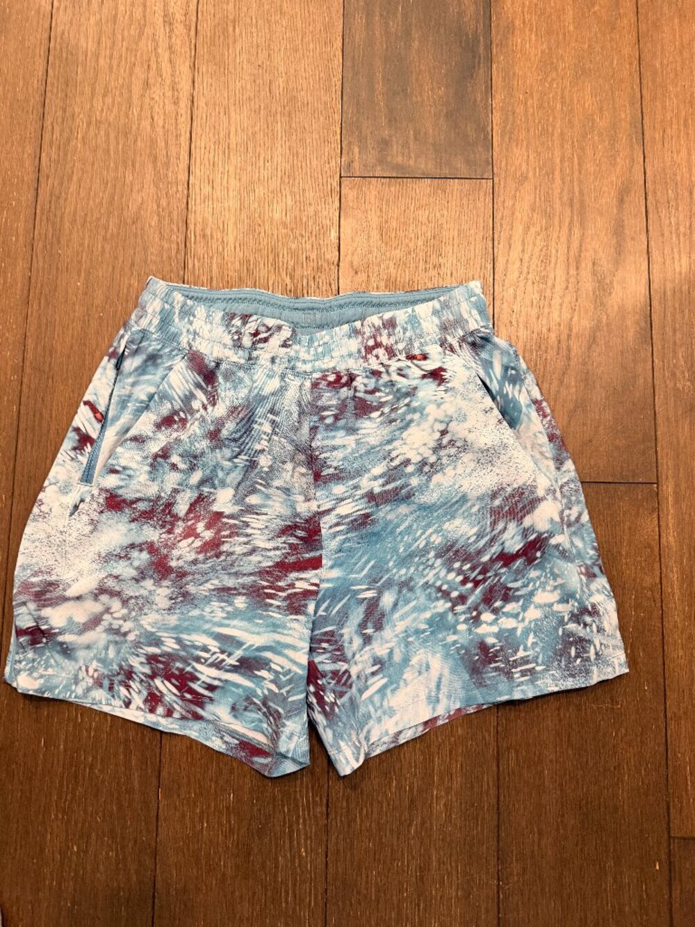 lululemon Men's 5" Pacebreaker short linerless- Size Small